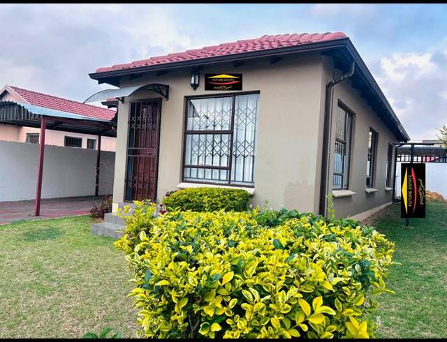 3 BEDROOM HOUSE FOR SALE IN FLEURHOF